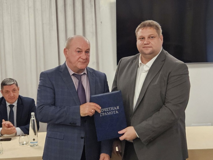 «Дороги края — дело надёжных рук» в Барнауле чествовали лучших работников дорожной отрасли АО «Юго-Восточного ДСУ Алтайского края» «Дороги края — дело надёжных рук» в Барнауле чествовали лучших работников дорожной отрасли АО «Юго-Восточного ДСУ Алтайского края»