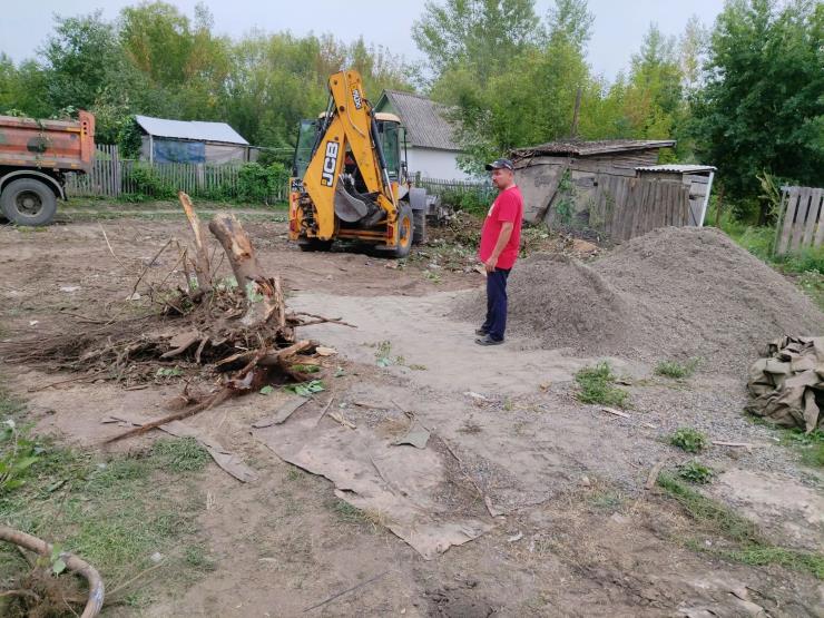 В Бийске ветераны СВО и дорожники объединили усилия, чтобы помочь боевому товарищу В Бийске ветераны СВО и дорожники объединили усилия, чтобы помочь боевому товарищу