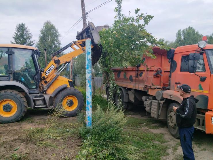 В Бийске ветераны СВО и дорожники объединили усилия, чтобы помочь боевому товарищу В Бийске ветераны СВО и дорожники объединили усилия, чтобы помочь боевому товарищу